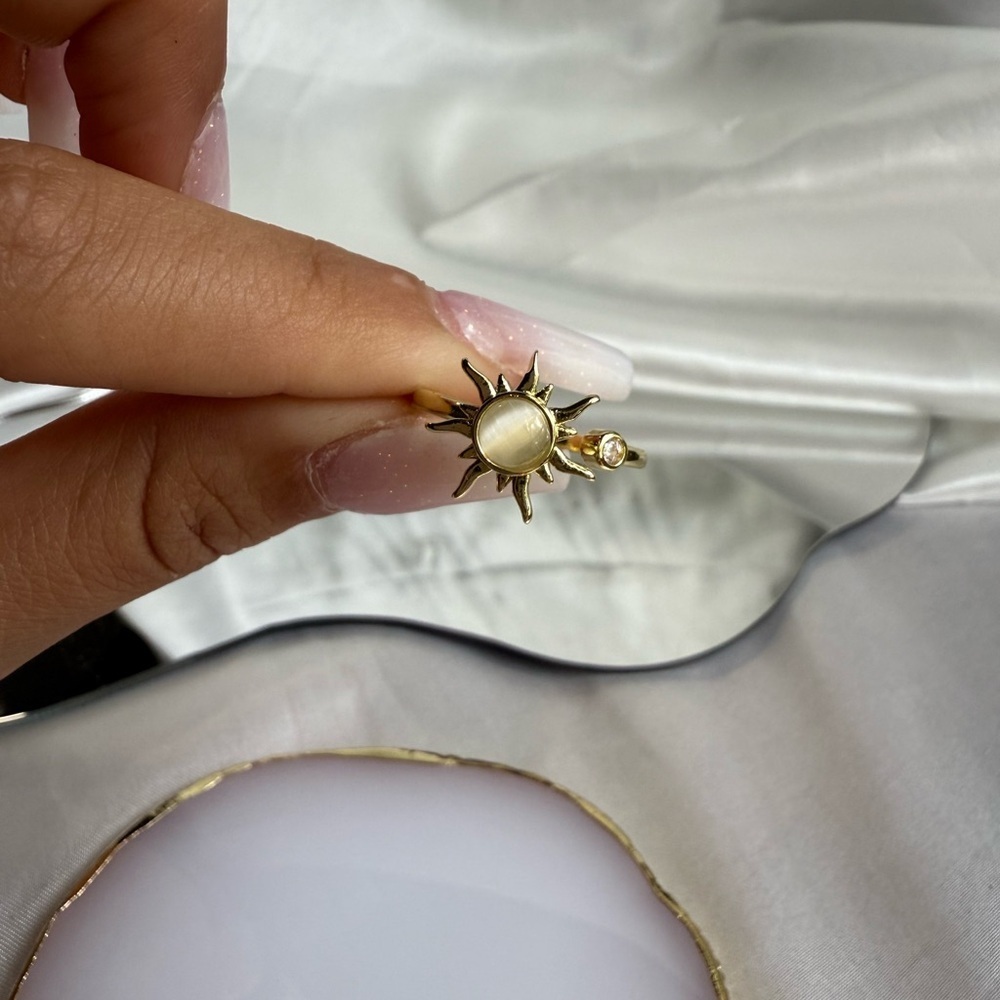 New! 18K plated gold Sunburst Pink Floral Stainless Steel Ring - Picture 9 of 11